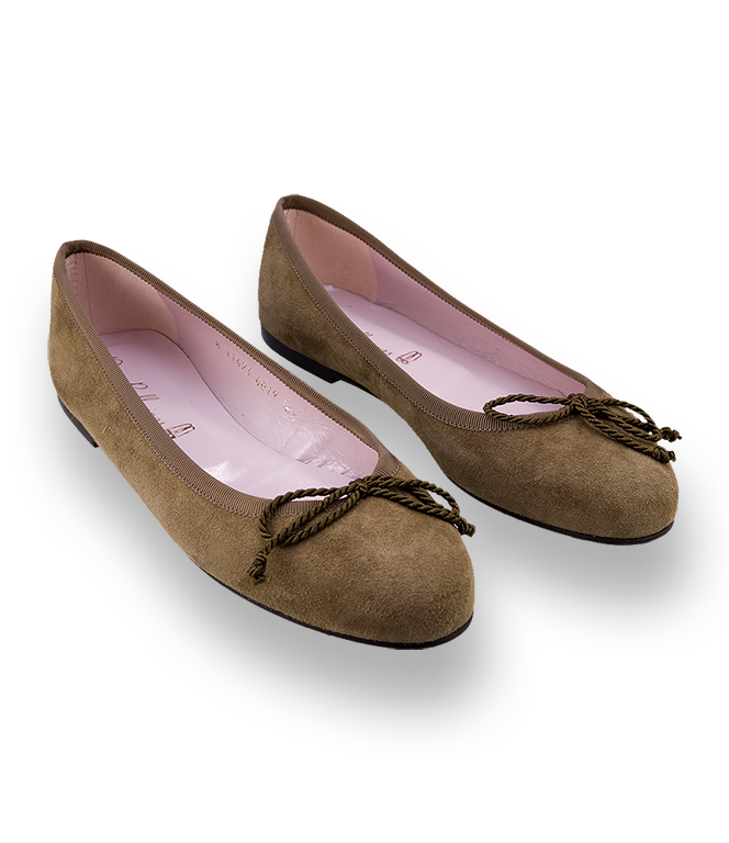 Ballerina in braun karamel Velourleder von Pretty Ballerinas