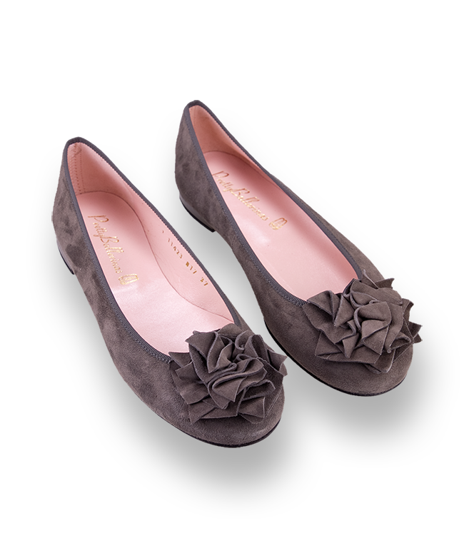 Ballerina in grau - schlamm Veloursleder mit toller Blume von Pretty Ballerinas