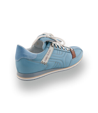 Kamo Gutsu Tifo 015 - Femininer Retro-Charme in Hellblau & Braun