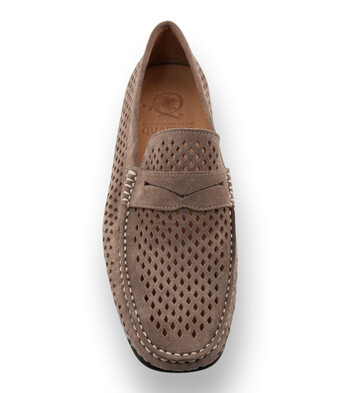 Quarvif - Luftiger Mokassin in neutralem Taupe