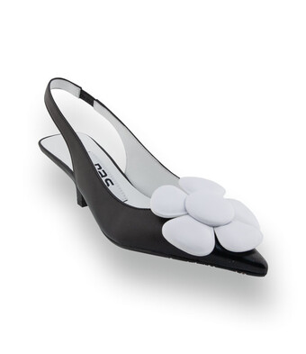 RAS Slingpumps in Schwarz &ndash; Edles Glattleder mit gro&szlig;er wei&szlig;er Blume