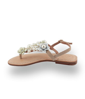 Damen-Dianette in Wei&szlig; mit floraler Bestickung auf Beige