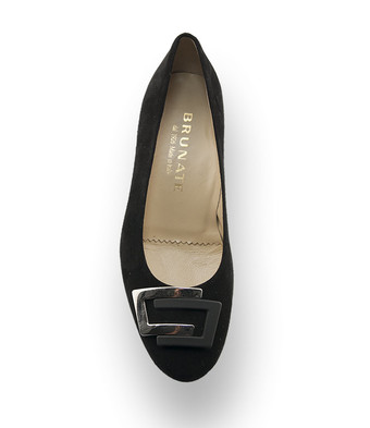 Brunate Pumps