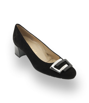 Brunate Pumps