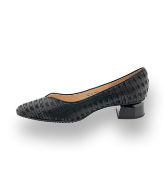 Brunate Pumps