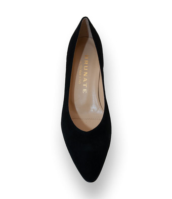 Brunate Pumps