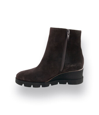 Stiefelette Wedges von Brunate in dunkelbraun velours