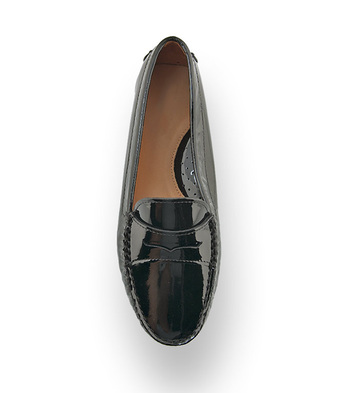 Klassischer Damen-Mokassin in elegantem Schwarz Lack
