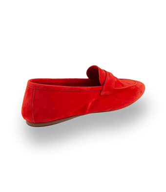 Lakota - Velours-Pocket-Mokassin mit Collegespange in Rot