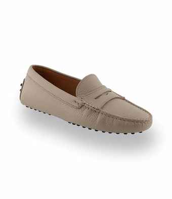 Klassischer Damen-Mokassin in sanftem Beige mit Struktur