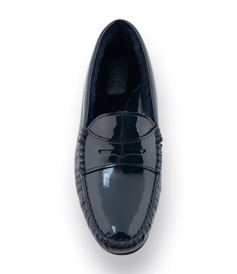 Mokassin - Loafer in dunkelblau Lackleder mit Lammfellfutter