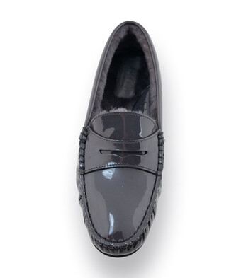 Mokassin - Loafer in grau Lack mit Lammfellfutter