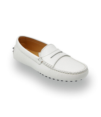 Klassischer Damen-Mokassin in Wei&szlig; mit funktionalen Fersennoppen