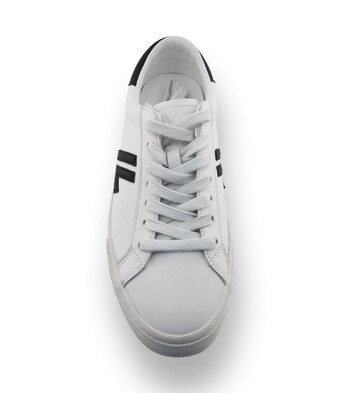 Lloyd Vulcan - Maritimer Chic in Weiß & Blau