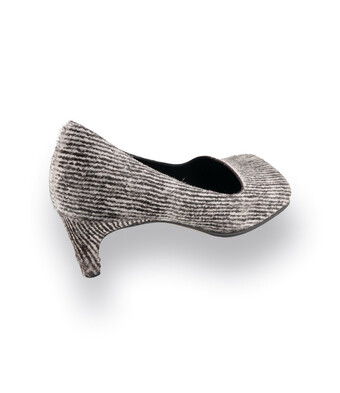 Mia Jahn Pumps in schwarz mit weiß auf Ponyfell