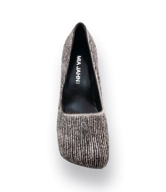 Mia Jahn Pumps in schwarz mit weiß auf Ponyfell