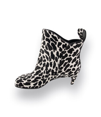 Mia Jahn Stiefelette in schwarz mit weiß auf Ponyfell