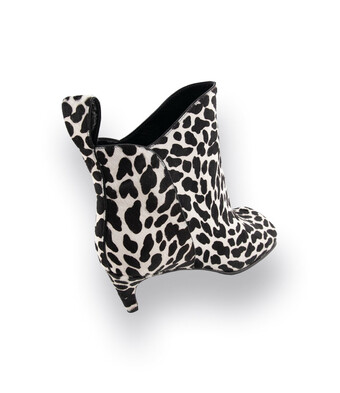 Mia Jahn Stiefelette in schwarz mit weiß auf Ponyfell