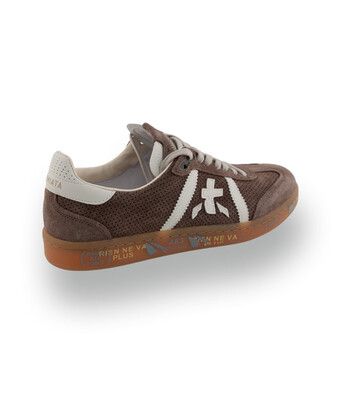 Premiata Bonnie -&nbsp; Ein Statement in Taupe-Gr&uuml;n &ndash; "Be Who You Are"