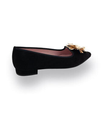 Pretty Ballerinas Ballerina in schwarz velours mit goldfarbener gro&szlig;er Schmuckbrosche