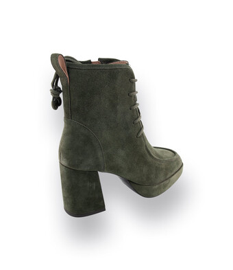 Unisa Schnürstiefelette in grün mit Plateau, Modell Moritz