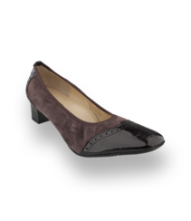 Brunate Pumps