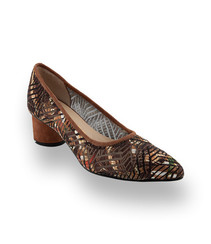 Brunate Pumps