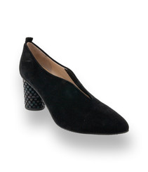 Brunate Pumps