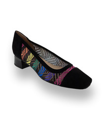 Brunate Pumps